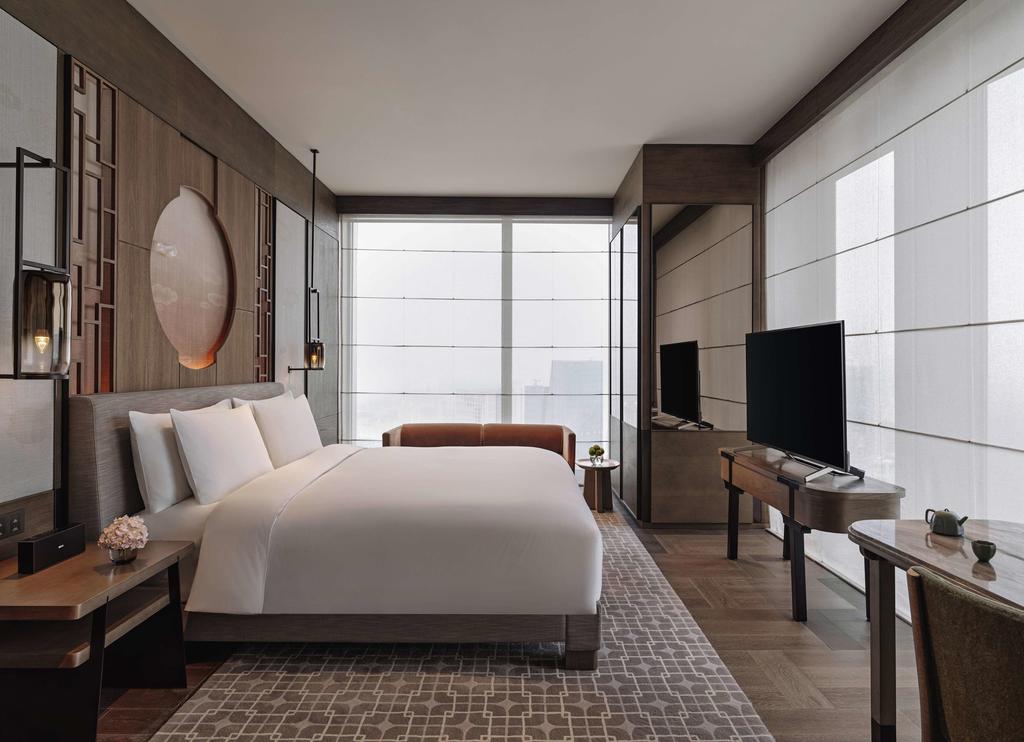 China Customized Latest Headboard Hotel Bedroom Furniture Set
